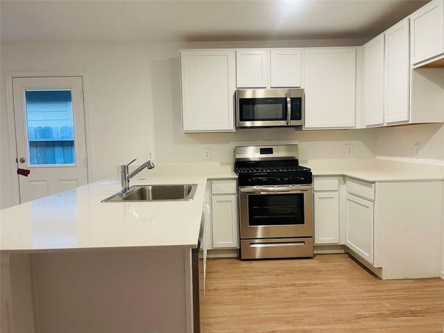 2818 Via Augusta Drive, Conroe, TX 77301