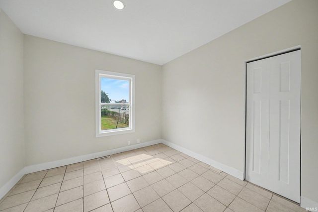 3902 W Western Avenue, South Bend, IN 46619