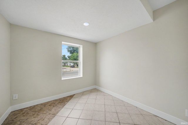 3902 W Western Avenue, South Bend, IN 46619