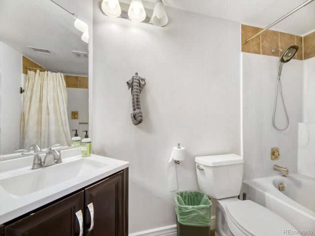 5250 S Huron Way 11-206, Littleton, CO 80120