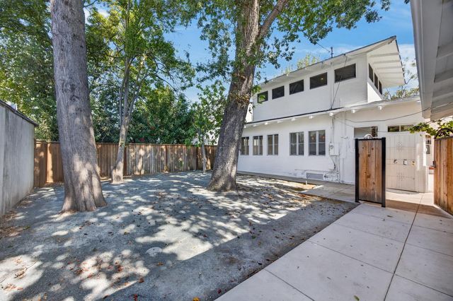 2409 Beverly Pl, Stockton, CA 95204