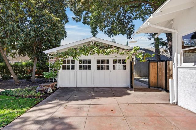2409 Beverly Pl, Stockton, CA 95204