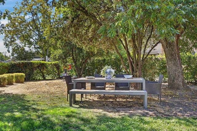 2409 Beverly Pl, Stockton, CA 95204