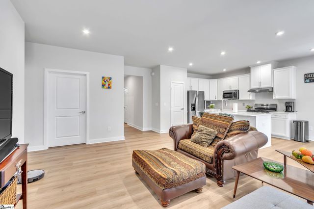 1040 Horse Whisper Run, Landrum, SC 29356