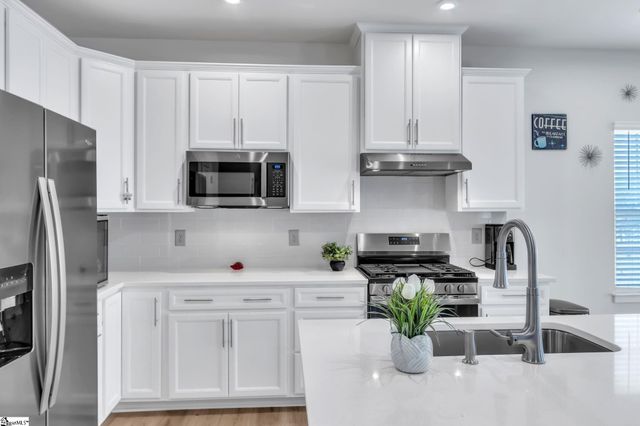 1040 Horse Whisper Run, Landrum, SC 29356