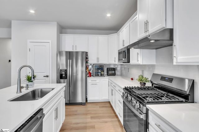 1040 Horse Whisper Run, Landrum, SC 29356