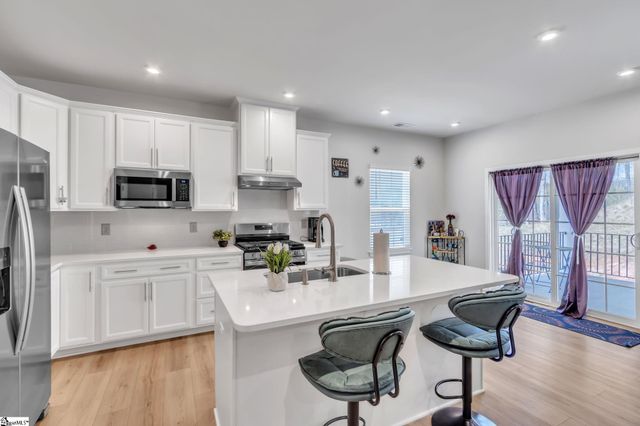 1040 Horse Whisper Run, Landrum, SC 29356