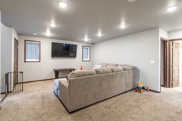 789 Albert Drive W, West Fargo, ND 58078