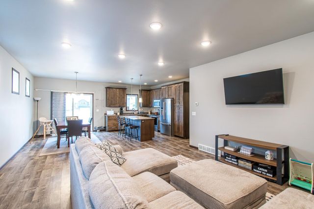 789 Albert Drive W, West Fargo, ND 58078