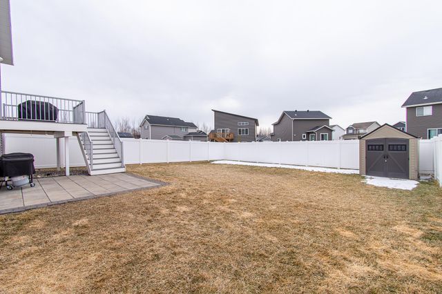 789 Albert Drive W, West Fargo, ND 58078