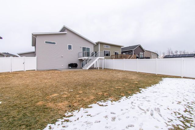 789 Albert Drive W, West Fargo, ND 58078