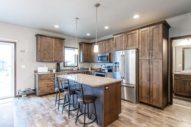 789 Albert Drive W, West Fargo, ND 58078