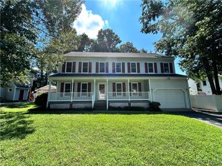 11104 Kentshire Ln, Chester, VA 23831