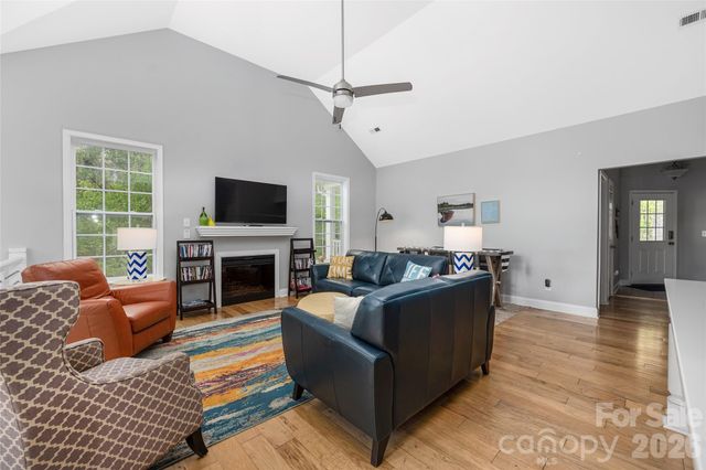 1325 Lytton Lane, Catawba, NC 28609