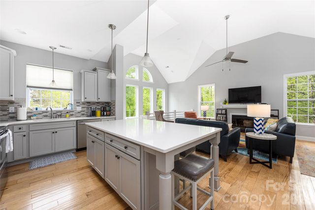 1325 Lytton Lane, Catawba, NC 28609