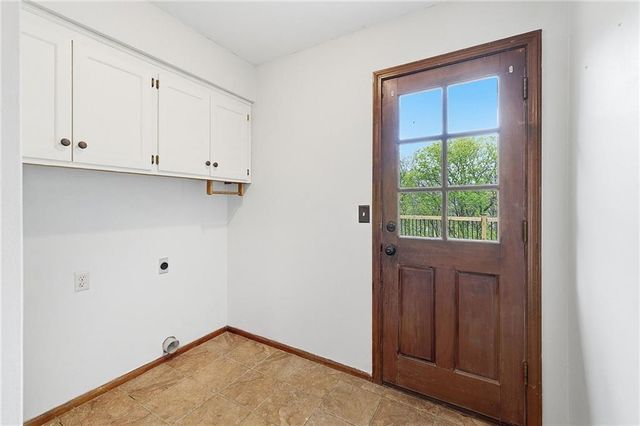 18325 Aberdeen Street, Stilwell, KS 66085