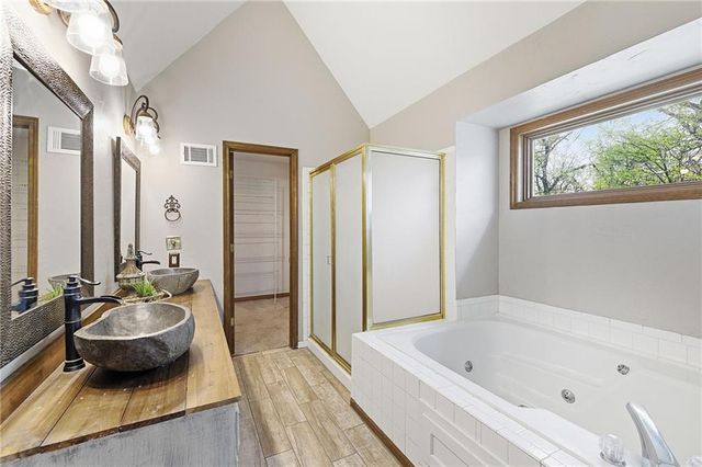 18325 Aberdeen Street, Stilwell, KS 66085
