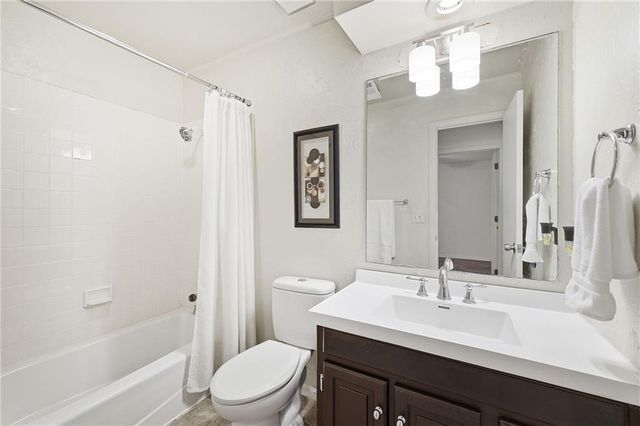 18325 Aberdeen Street, Stilwell, KS 66085