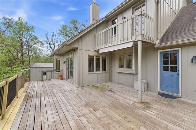 18325 Aberdeen Street, Stilwell, KS 66085
