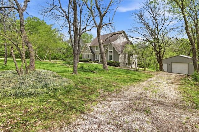 18325 Aberdeen Street, Stilwell, KS 66085