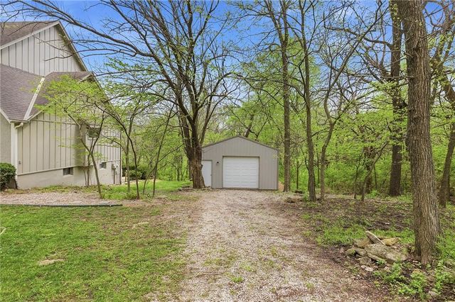 18325 Aberdeen Street, Stilwell, KS 66085