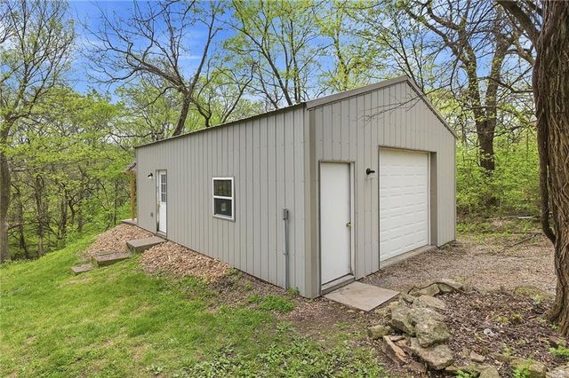 18325 Aberdeen Street, Stilwell, KS 66085