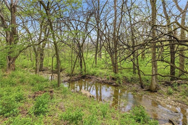 18325 Aberdeen Street, Stilwell, KS 66085