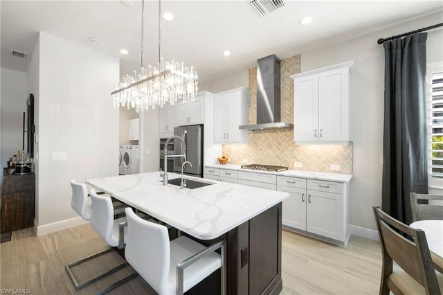 3967 Pegasus WAY, Naples, FL 34120