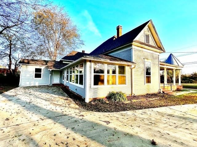 208 Daingerfield Street, Naples, TX 75568
