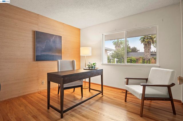 10191 Vicksburg Dr, Cupertino, CA 95014
