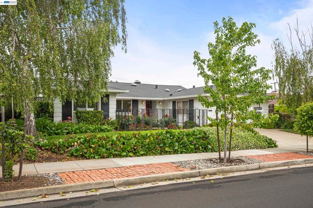 10191 Vicksburg Dr, Cupertino, CA 95014