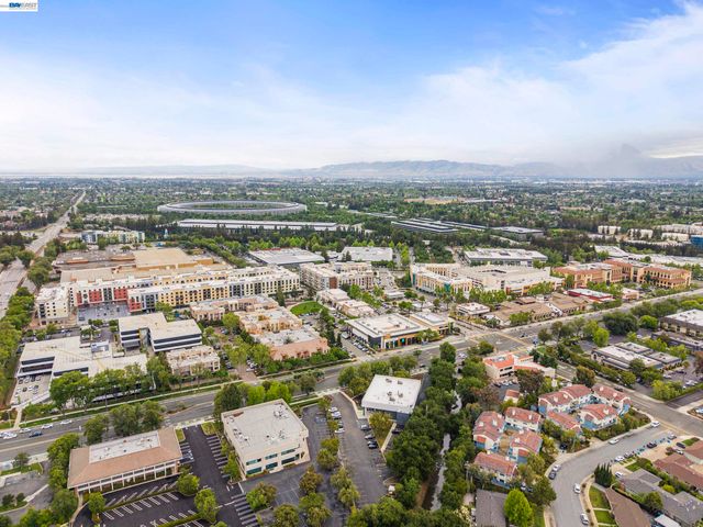 10191 Vicksburg Dr, Cupertino, CA 95014