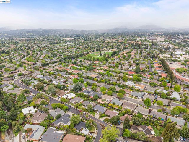10191 Vicksburg Dr, Cupertino, CA 95014