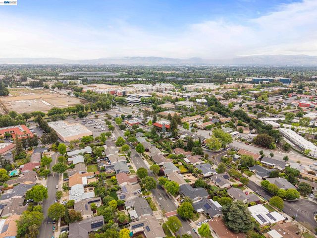 10191 Vicksburg Dr, Cupertino, CA 95014