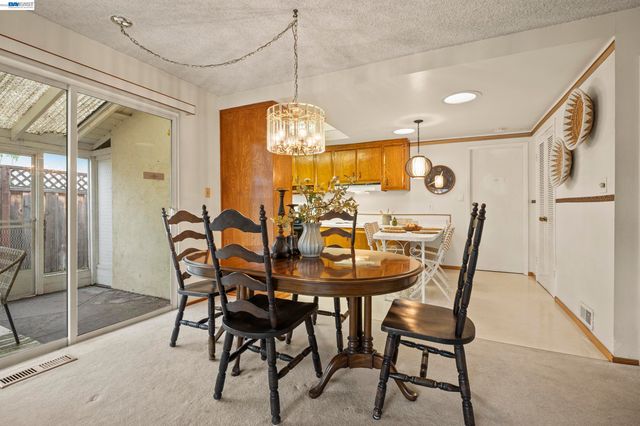 10191 Vicksburg Dr, Cupertino, CA 95014