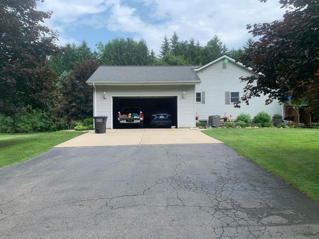 9868 Willow Road, Willis, MI 48191