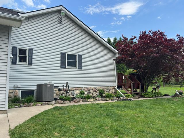 9868 Willow Road, Willis, MI 48191