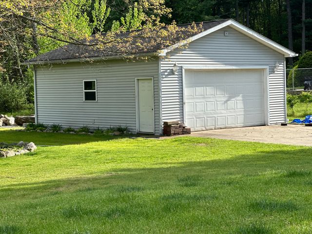9868 Willow Road, Willis, MI 48191