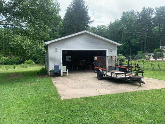 9868 Willow Road, Willis, MI 48191