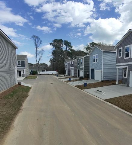 8867 Salamander Road 32, North Charleston, SC 29406