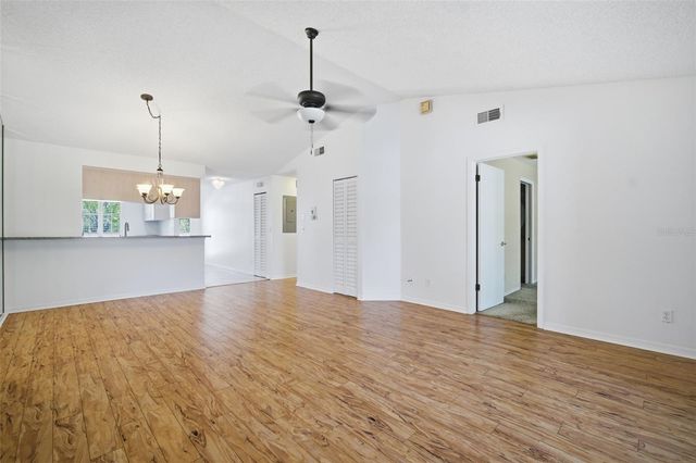 309 KNOTTWOOD COURT 309, Sun City Center, FL 33573