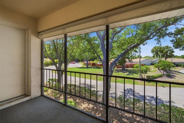 309 KNOTTWOOD COURT 309, Sun City Center, FL 33573