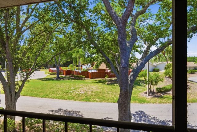 309 KNOTTWOOD COURT 309, Sun City Center, FL 33573
