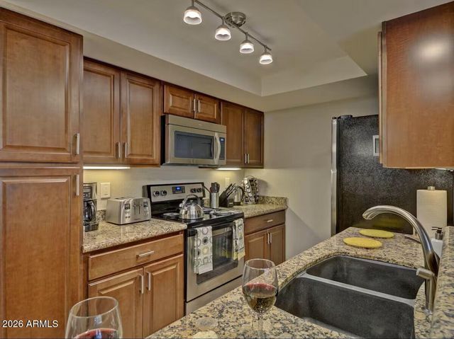 10410 N CAVE CREEK Road 1071, Phoenix, AZ 85020