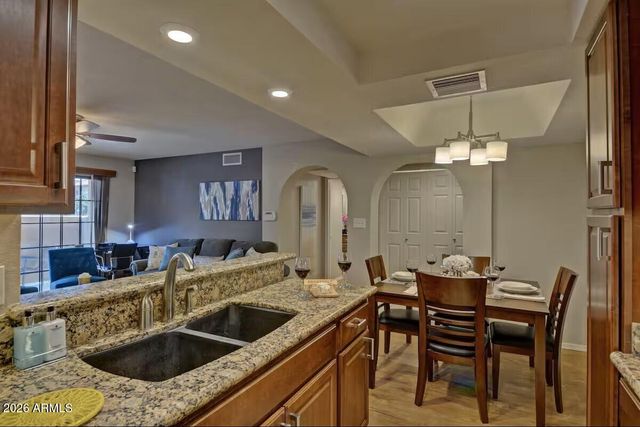 10410 N CAVE CREEK Road 1071, Phoenix, AZ 85020
