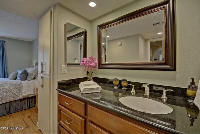 10410 N CAVE CREEK Road 1071, Phoenix, AZ 85020