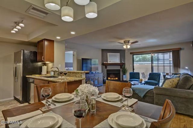 10410 N CAVE CREEK Road 1071, Phoenix, AZ 85020