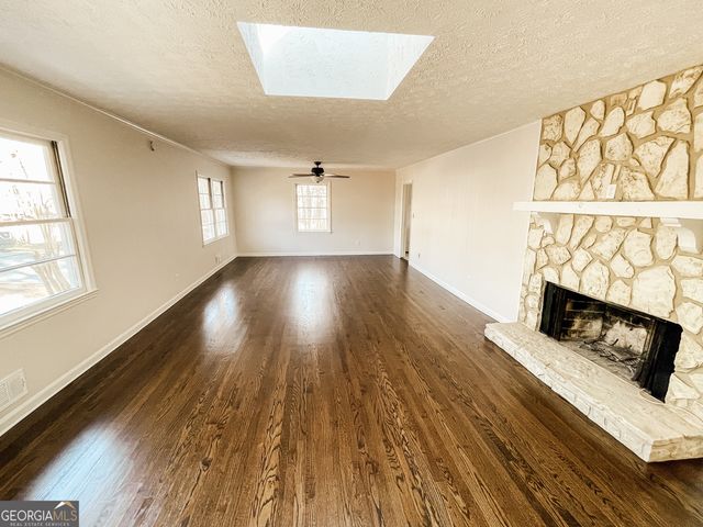 359 N Victoria Road, Woodstock, GA 30189