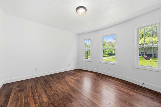 12241 Flynn Road, Sawyer, MI 49125
