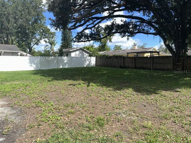 7608 N SANIBEL CIRCLE, Temple Terrace, FL 33637